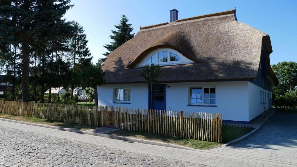 Kapitaenshaus Kammer Born Eksteriør bilde